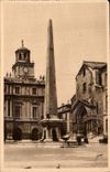 CPA Arles Bouches du Rhone Cathedrale St Trophime l'Obelisque romain 
