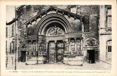 CPA Arles Facade de la Cathedrale St Trophime le plus bel auvrage d'architecture romane de Provence 