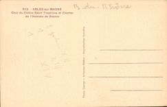 CPA Arles sur rhone Cour du Cloitre Saint Trophime et Clocher de l'Homme de Bronze 