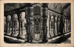 CPA Arles Cloitre Saint Trophime les Galeries XII siecle 