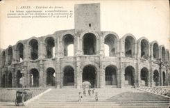CPA Arles Exterieur des Arenes 