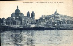 CPA Marseille la Cathedrale et N D de la Garde 