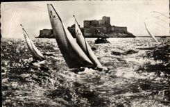CPA Marseille le Chateau d'If Bateaux Voiliers