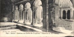 CPA Arles Interieur du Cloitre St Trophime Galeries du XII siecle 