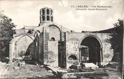 CPA Arles les Alyscamps Chapelle Saint Honorat 