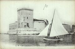 CPA Marseille la Sortie du Vieux Port Bateau Voilier