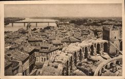 CPA Arles Bouches du Rhone vue generale les Arenes et le Rhone 