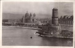 CPA Marseille la Cathedrale et le Fort Saint Jean 