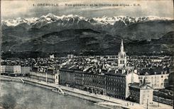 CPA Grenoble vue generale et la Chaine des Alpes 