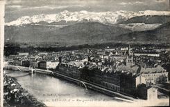 CPA Grenoble vue generale et les Alpes 
