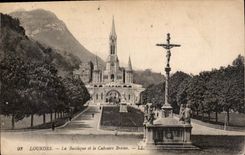 CPA Lourdes la Basilique et le Calvaire Breton 