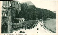 CPA Lourdes les Piscines et le Gave 