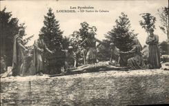 CPA Les Pyrenees Lourdes XI station du Calvaire 