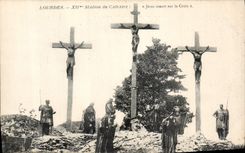 CPA Lourdes XII station du Calvaire Jesus maurt sur la Croix 