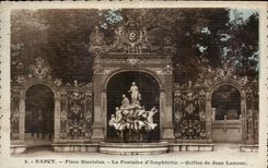CPA Nancy Place Stanislas la Fontaine d'Amphitrie Grilles de Jean Lamour 