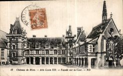 CPA Chateau de Blois Aile Louis XII Facade sur la Cour 