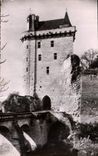 CPA Le Chateau de Chinon la Tour de l'Horloge et le Pont sur les Fosses 