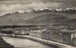 CPA Grenoble vue generale et la chaine des Alpes 