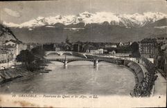 CPA Grenoble Panorama des Quais et les Alpes 