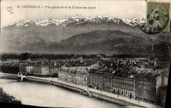 CPA Grenoble Vue generale et la Chaine des Alpes 