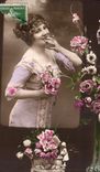 CPA Femme Fleurs