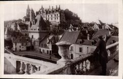 CPA La Douce France Chateaux de la Loire Chateau de Loches Le Chateau Royal et la Porte des Cordelie