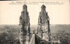 CPA Tours I et L La Cathedrale St Gatien Sommet des deux Tours 
