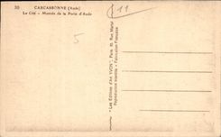 CPA Carcassonne Aude La Cite Montee de la Porte d'Aude 
