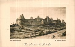 CPA Cite de Carcassonne vue generale du Sud Est 