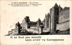 CPA La Cite de Carcassonne tour de l'Eveque la cite de Carcassonne est la Ville la plus curieuse de 