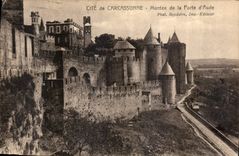 CPA Cite de Carcassonne Montee de la Porte d'Aude 