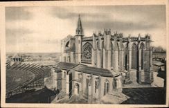 CPA Cite de Carcassonne l'eglise Saint Nazaire et le Theatre 