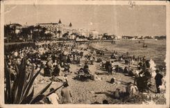 CPA Cote d'Azur Cannes Alpes Maritimes la Plage de la Croisette 