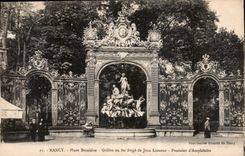 CPA Nancy Place Stanislav Grilles en fer forge de Jean Lamour Fontaine d'Amphitrite 