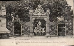 CPA Nancy Place Stanislav Grilles en fer forge de Jean Lamour Fontaine d'Amphitrite 