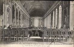 CPA Palais de Versailles vue generale de la Galerie des Glaces 