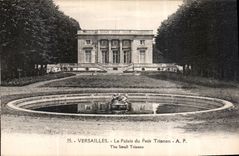 CPA Versailles le palais du Petit Trianon 