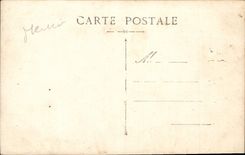 CARTE PHOTO Femme Eglise