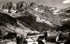 CPA Gavarnie H P Le Cirque et le Village 