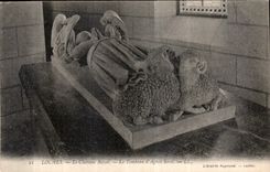 CPA Loches Le Chateau Royal le Tombeau d'Agnes Sorel 