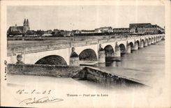 CPA Tours pont sur Loire 