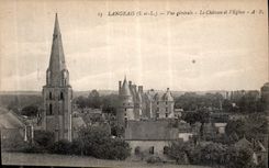 CPA Langeais I et L vue generale le Chateau et l'Eglise 