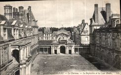 CPA Fontainebleau Le Chateau Le Baptistere et la Cour Ovale 
