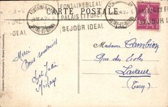 CPA Le Palais de Fontainebleau vu du Parterre 