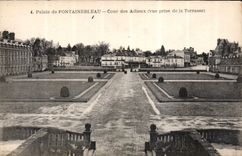 CPA Palais de Fontainebleau Cour des adieux vue prise de la Terrasse 
