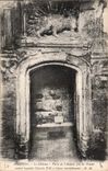 CPA Amboise le Chateau Porte de l'Ancien jeu de Paume contre Laquelle Charles VIII se blessa mortell