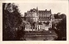 CPA Chateaux de la Loire Chateau d'Amboise vu des Bords de la Loire 