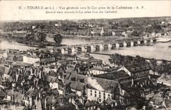 CPA Tours I et L vue generale vers St Cyr prise de la Cathedrale 