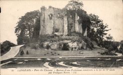 CPA Langeais Parc du Chateau Ruines d'une Fortresse construite a la fin du X siecle par Foulques Ner