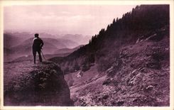 CPA Route res Pyrenees Vue prise du Col d'Aspin sur les Montagnes d'Aure 